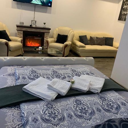 Seasons Apartments 브라쇼브 외부 사진